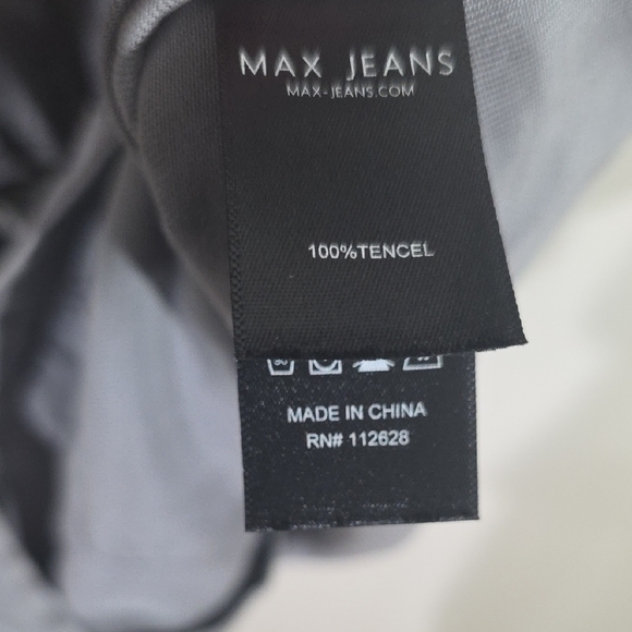 Max Jeans Gray Utility Vest with Epaulette Details - Picture 3 of 6